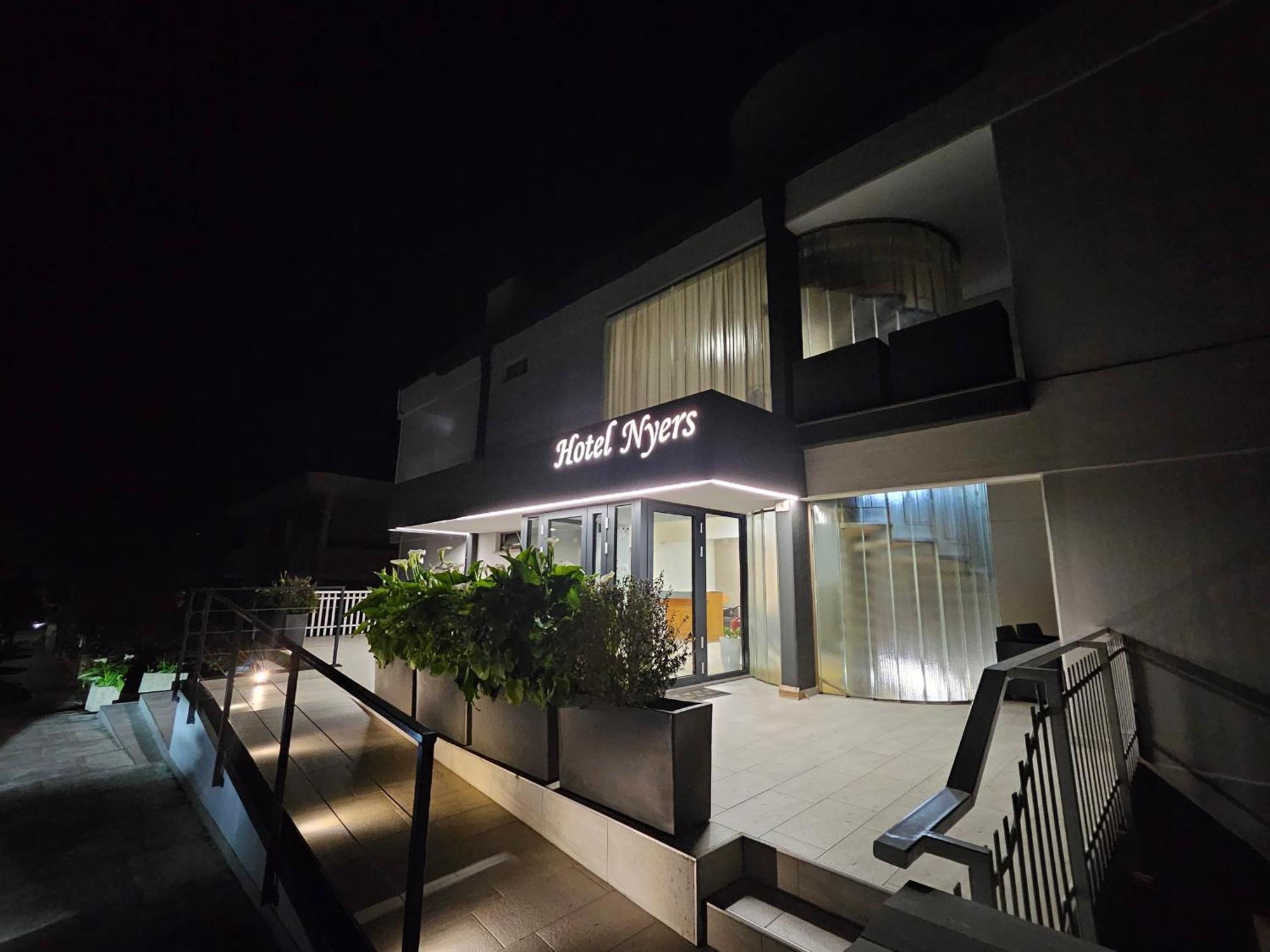 Albergo Nyers Perugia Buitenkant foto