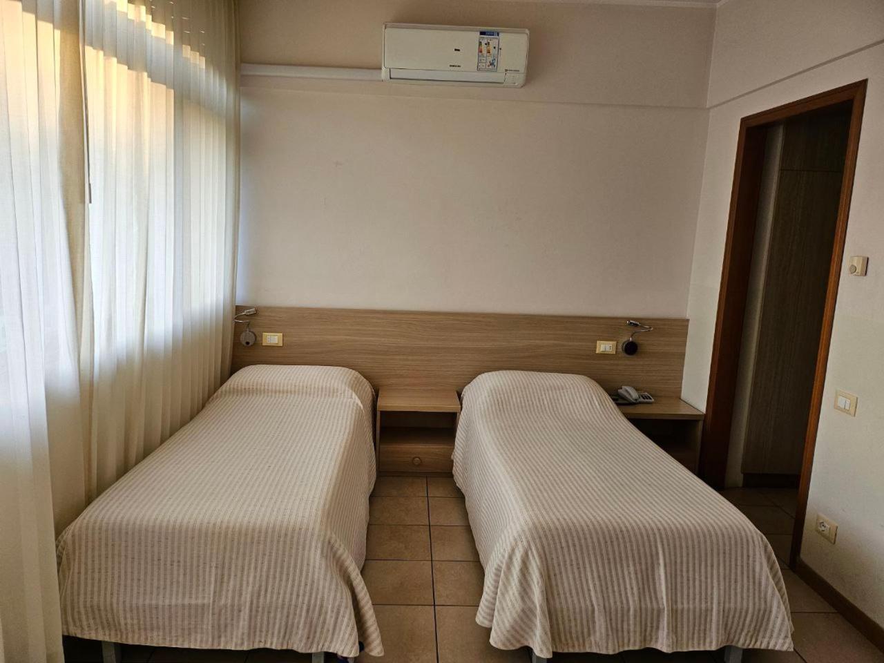 Albergo Nyers Perugia Buitenkant foto