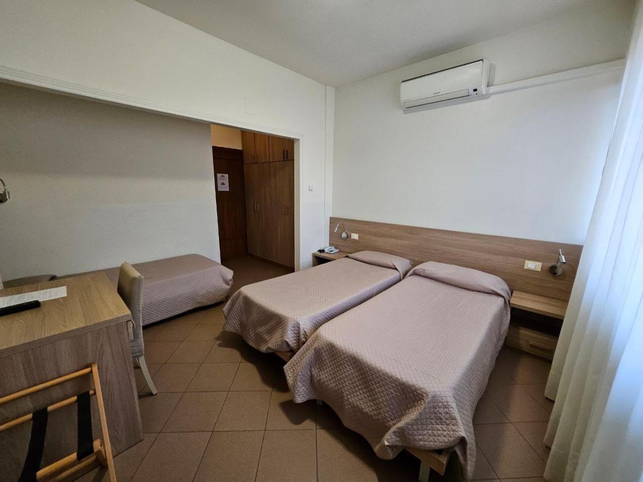 Albergo Nyers Perugia Buitenkant foto
