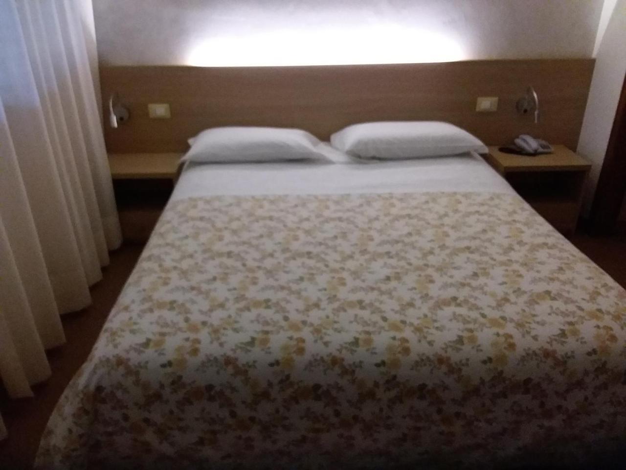 Albergo Nyers Perugia Buitenkant foto