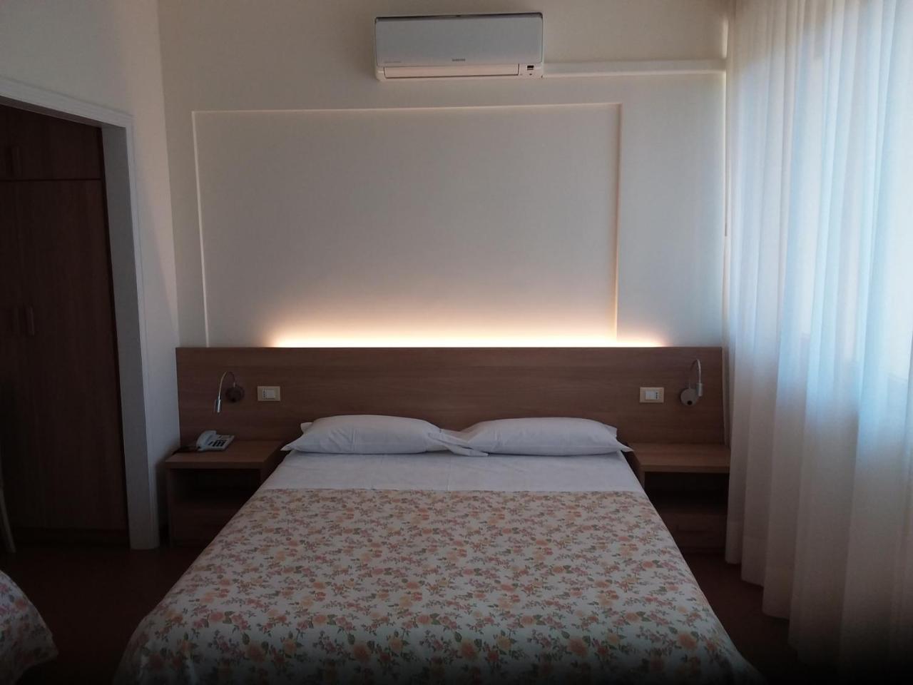 Albergo Nyers Perugia Buitenkant foto