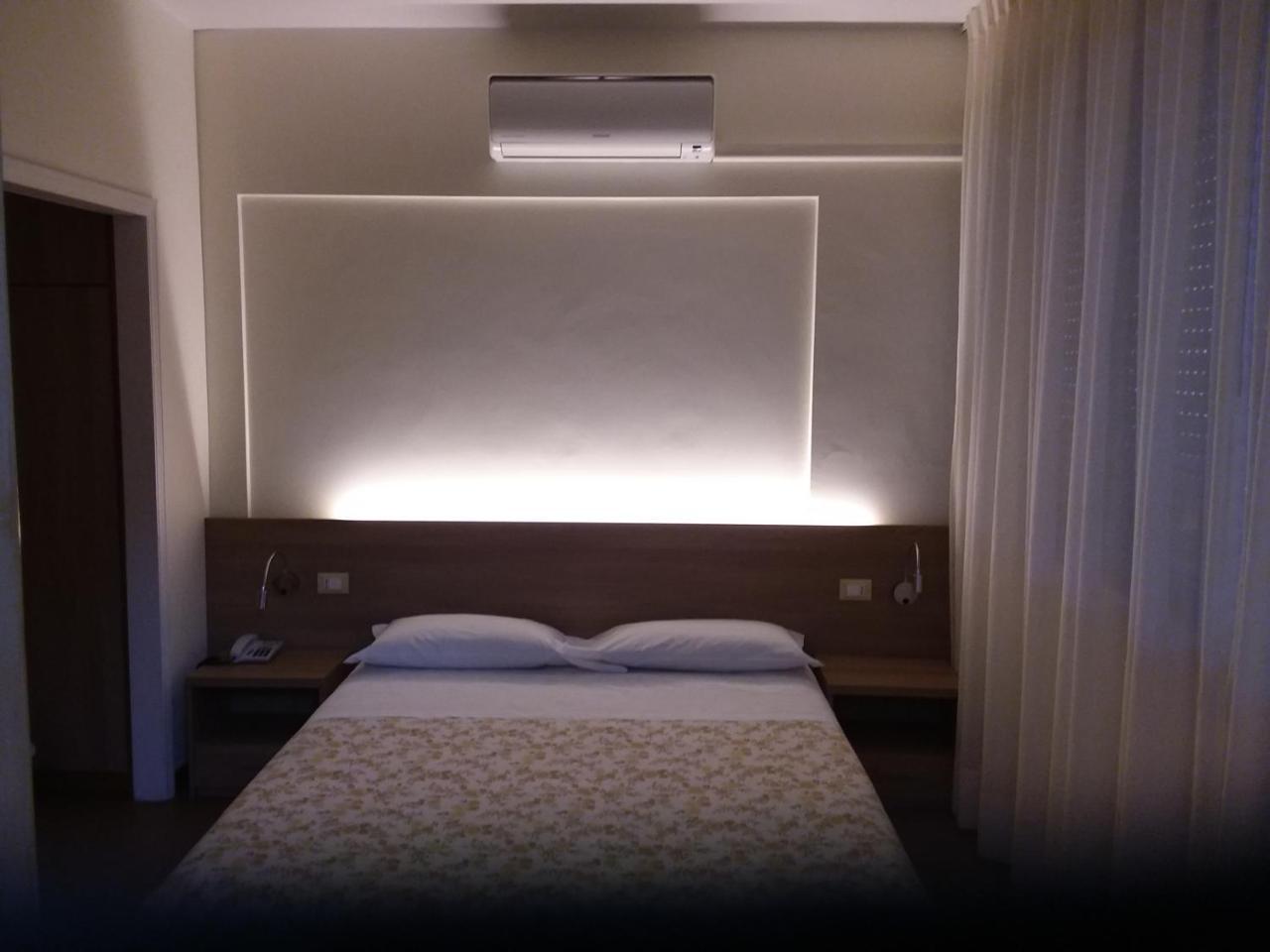 Albergo Nyers Perugia Buitenkant foto