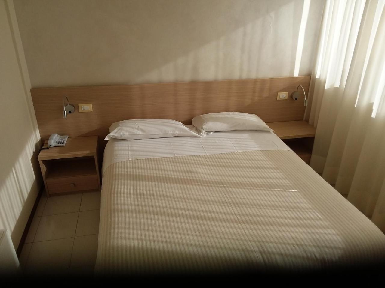 Albergo Nyers Perugia Buitenkant foto