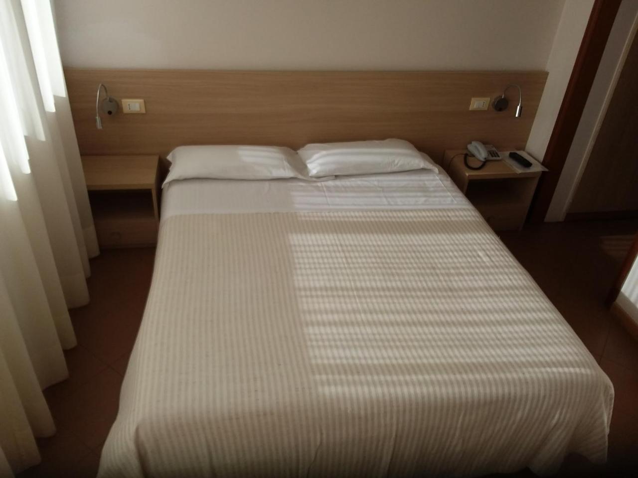 Albergo Nyers Perugia Buitenkant foto
