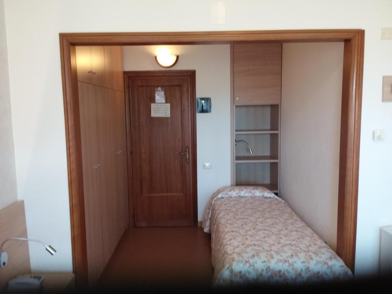 Albergo Nyers Perugia Buitenkant foto