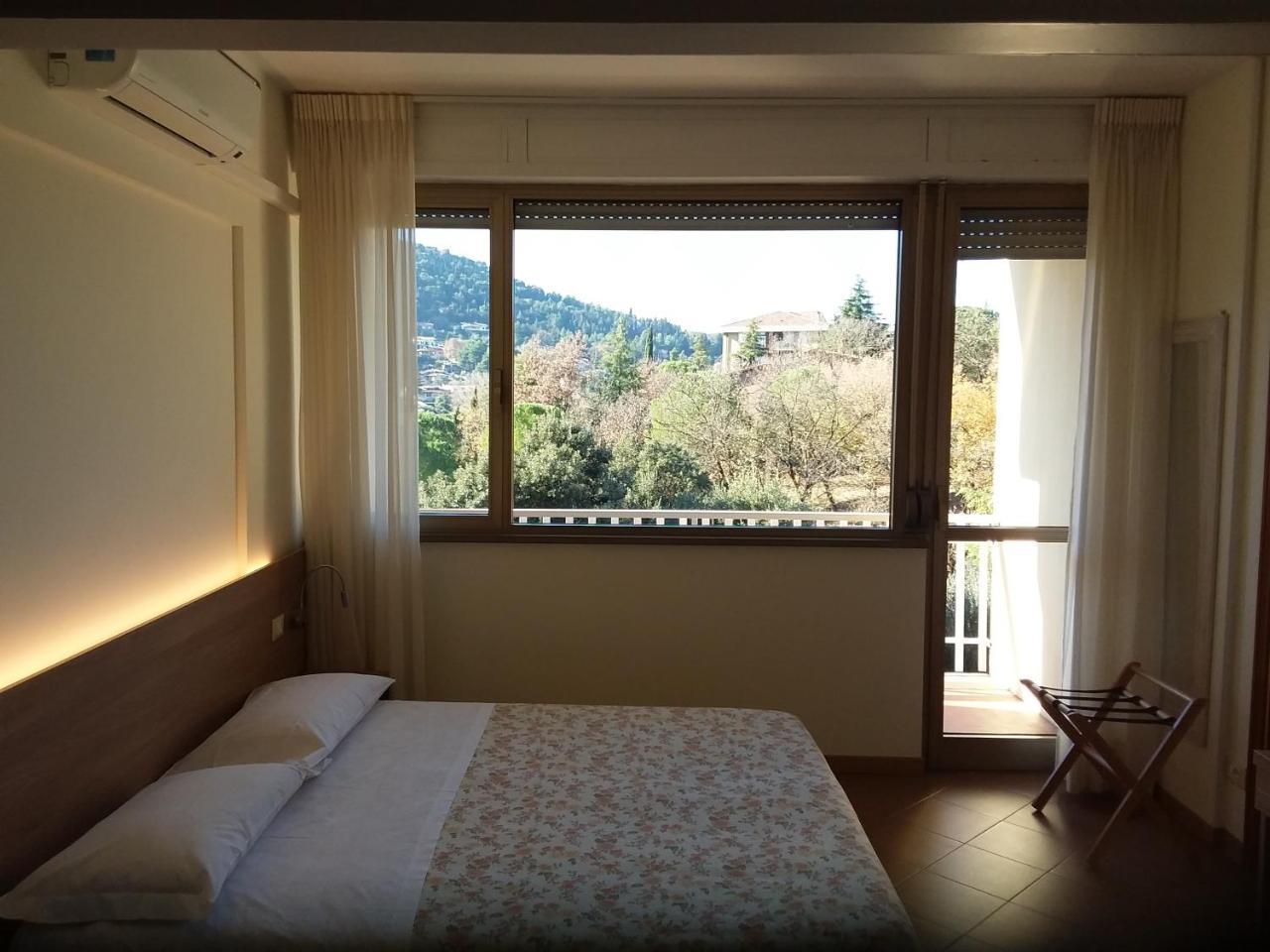 Albergo Nyers Perugia Buitenkant foto